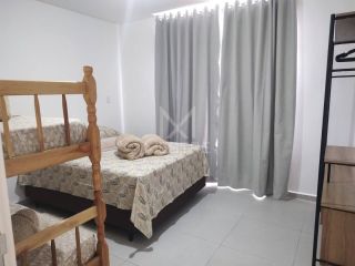 LOCAÇÃO DE TEMPORADA, À 1.300M DA ORLA DE PEREQUÊ EM PORTO BELO SC.! REF.: 194211