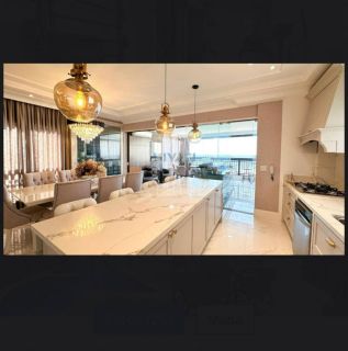 APARTAMENTO DE ALTO PADRÃO FINAMENTE MOBILIADO VISTA MAR À VENDA NA MEIA PRAIA