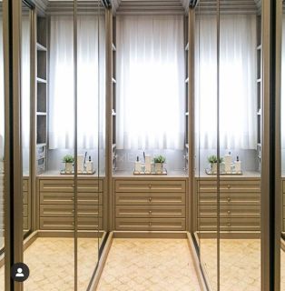 APARTAMENTO DE ALTO PADRÃO FINAMENTE MOBILIADO VISTA MAR À VENDA NA MEIA PRAIA