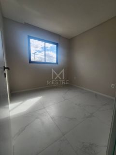 APARTAMENTO COM 03 SUÍTES À VENDA NO CORAÇÃO DA MEIA PRAIA