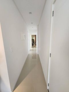 APARTAMENTO MOBILIADO COM 03 SUÍTES À VENDA NA MEIA PRAIA