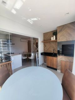 APARTAMENTO MOBILIADO COM 03 SUÍTES À VENDA NA MEIA PRAIA