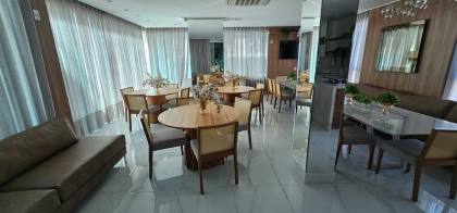 APARTAMENTO QUADRA MAR COM 04 SUÍTES TOTALMENTE MOBILIADO À VENDA NA MEIA PRAIA