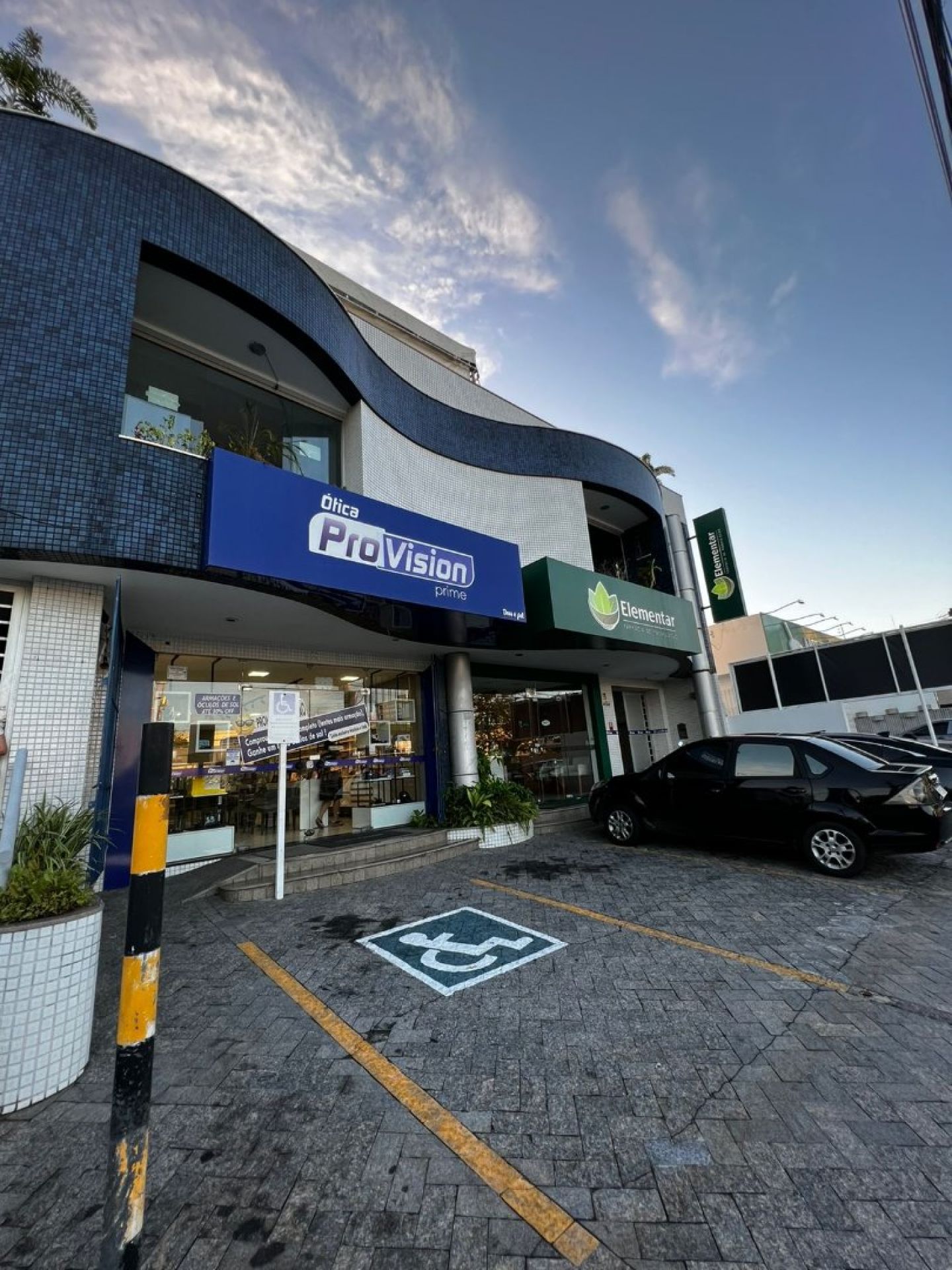 Vendo Galeria/ José Rollemberg Leite