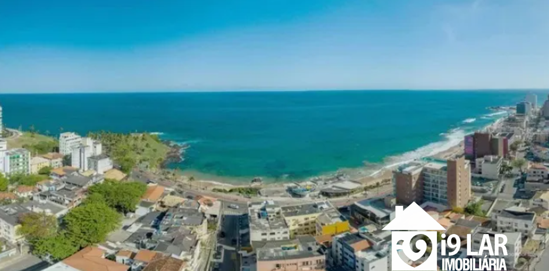 Sofisticação e Tecnologia na Barra: Seu Novo 1/4 com Rooftop e Vista Mar