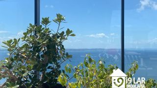 Viva no Topo da Vitória: Studio de Luxo com Rooftop e Vista Panorâmica!