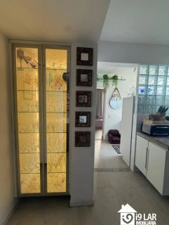 Exclusividade e Amplitude: Apartamento de 230m², 1 por Andar e Nascente na Principal Avenida da Graça