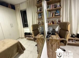 Exclusividade e Amplitude: Apartamento de 230m², 1 por Andar e Nascente na Principal Avenida da Graça