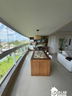 Vista Mar em Patamares: Apartamento Nascente de 3 Suítes, 133m² e 3 Vagas de Garagem