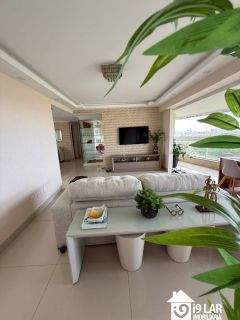 Vista Mar em Patamares: Apartamento Nascente de 3 Suítes, 133m² e 3 Vagas de Garagem