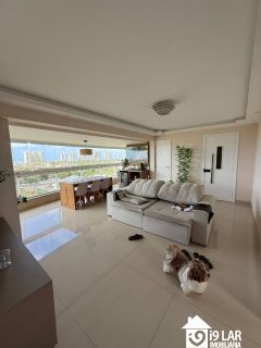 Vista Mar em Patamares: Apartamento Nascente de 3 Suítes, 133m² e 3 Vagas de Garagem