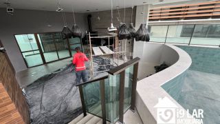 Luxo e Esporte no Caminho das Árvores: Apartamento de 4 Suítes, 210m² com Quadra de Tênis no Belvedere Hill