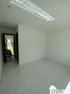 Luxo e Imponência no Alphaville: Casa com 4 Suítes, Pé Direito Duplo e Piscina