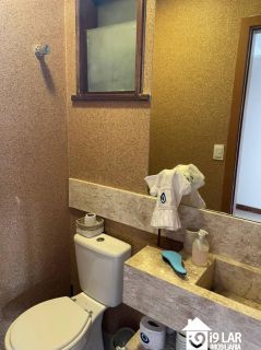 Seu Refúgio de Luxo em Praia do Forte: Casa com 4 Suítes em Terreno de 800m²