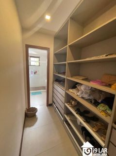 Seu Refúgio de Luxo em Praia do Forte: Casa com 4 Suítes em Terreno de 800m²