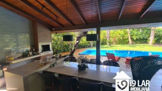 Seu Refúgio de Luxo em Praia do Forte: Casa com 4 Suítes em Terreno de 800m²