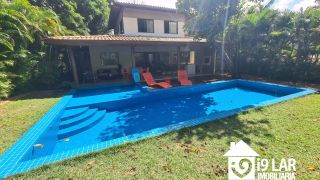 Seu Refúgio de Luxo em Praia do Forte: Casa com 4 Suítes em Terreno de 800m²