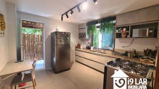 Seu Refúgio de Luxo em Praia do Forte: Casa com 4 Suítes em Terreno de 800m²