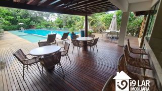 Seu Refúgio de Luxo em Praia do Forte: Casa com 4 Suítes em Terreno de 800m²