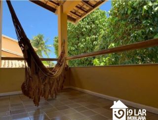 Espaço e Sustentabilidade a 150m da Praia: Casa com 5 Quartos, Suíte Térrea e Energia Solar em Jaguaribe