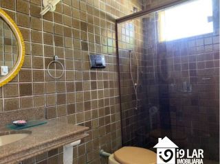 Espaço e Sustentabilidade a 150m da Praia: Casa com 5 Quartos, Suíte Térrea e Energia Solar em Jaguaribe