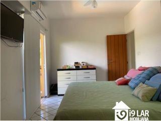 Espaço e Sustentabilidade a 150m da Praia: Casa com 5 Quartos, Suíte Térrea e Energia Solar em Jaguaribe