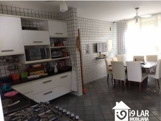 Espaço e Sustentabilidade a 150m da Praia: Casa com 5 Quartos, Suíte Térrea e Energia Solar em Jaguaribe