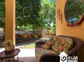 Espaço e Sustentabilidade a 150m da Praia: Casa com 5 Quartos, Suíte Térrea e Energia Solar em Jaguaribe