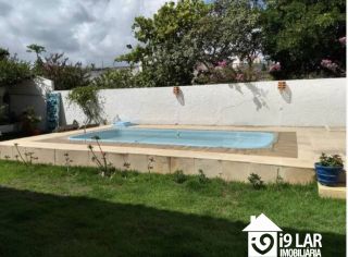 Espaço e Sustentabilidade a 150m da Praia: Casa com 5 Quartos, Suíte Térrea e Energia Solar em Jaguaribe