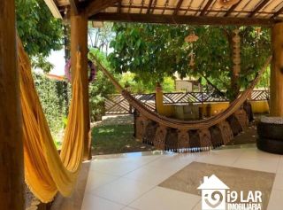 Espaço e Sustentabilidade a 150m da Praia: Casa com 5 Quartos, Suíte Térrea e Energia Solar em Jaguaribe