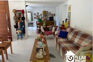 Espaço e Sustentabilidade a 150m da Praia: Casa com 5 Quartos, Suíte Térrea e Energia Solar em Jaguaribe