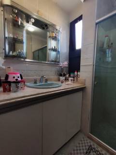 Vende-se casa à 5 minutos da praia