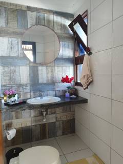 Vende-se casa à 5 minutos da praia