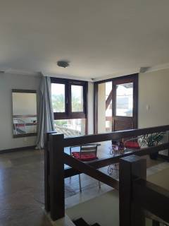 Vende-se casa à 5 minutos da praia