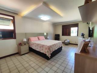 Vende-se casa à 5 minutos da praia