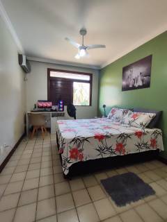 Vende-se casa à 5 minutos da praia