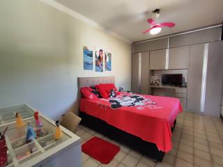 Vende-se casa à 5 minutos da praia