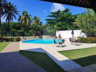 Vende-se casa à 5 minutos da praia