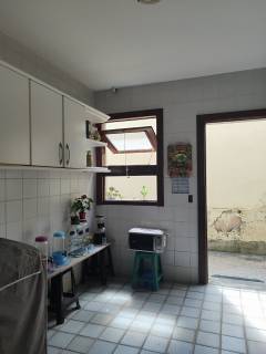 Vende-se casa à 5 minutos da praia