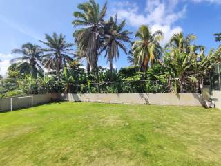 Vende-se casa à 5 minutos da praia