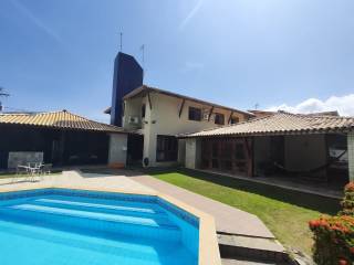 Vende-se casa à 5 minutos da praia