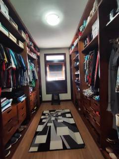 Vende-se casa à 5 minutos da praia