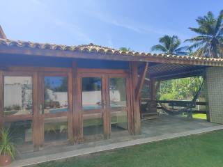 Vende-se casa à 5 minutos da praia