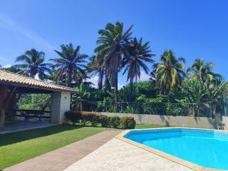 Vende-se casa à 5 minutos da praia