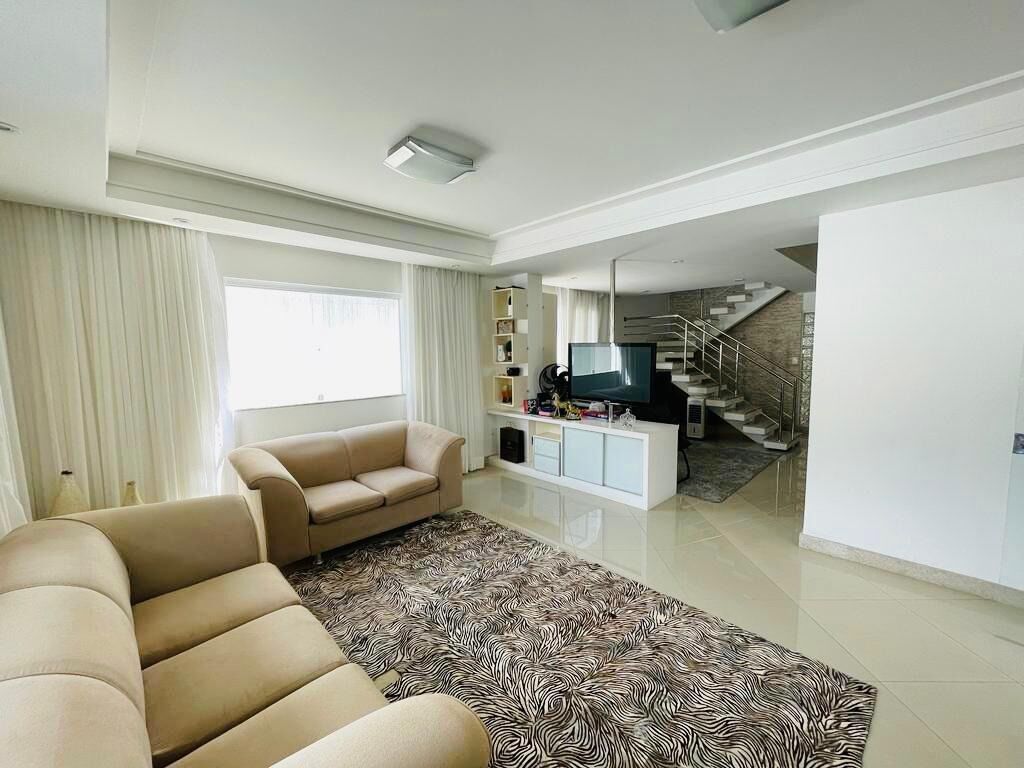 Casa em Condomínio Jockey Clube