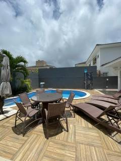 Casa de Condomínio 4/4 à venda no estilo Porteira Fechada