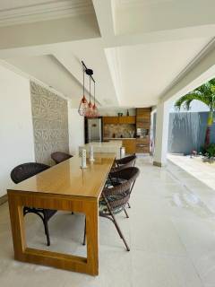 Casa de Condomínio 4/4 à venda no estilo Porteira Fechada