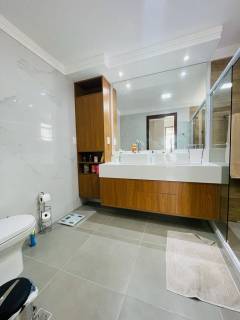 Casa de Condomínio 4/4 à venda no estilo Porteira Fechada