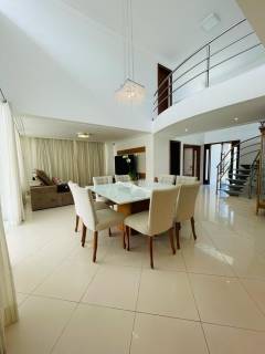 Casa de Condomínio 4/4 à venda no estilo Porteira Fechada