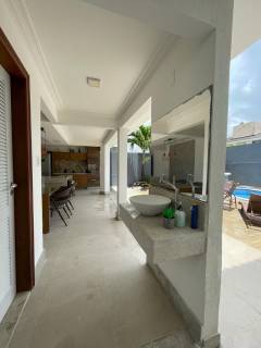 Casa de Condomínio 4/4 à venda no estilo Porteira Fechada